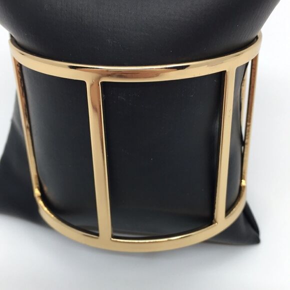 Gold tone cuff bracelet - Picture 9 of 12